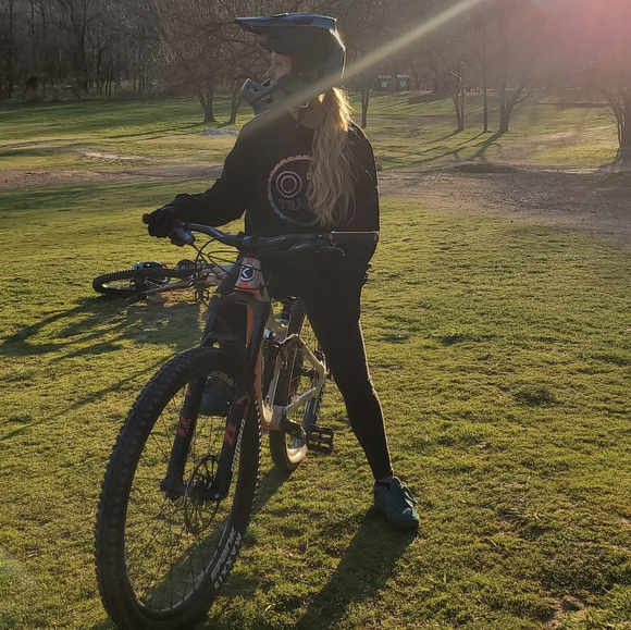 Meet your Posher, Jessica - Picture 1 of 8